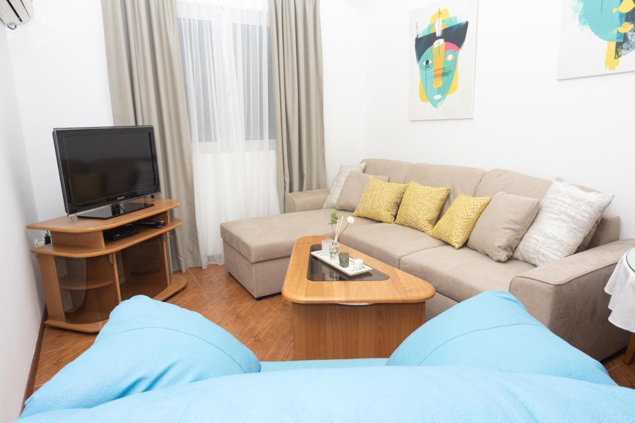 טיווט Apartments Adeona מראה חיצוני תמונה