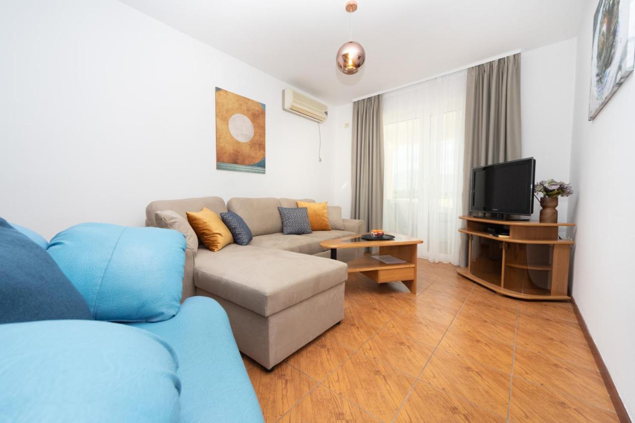 טיווט Apartments Adeona מראה חיצוני תמונה