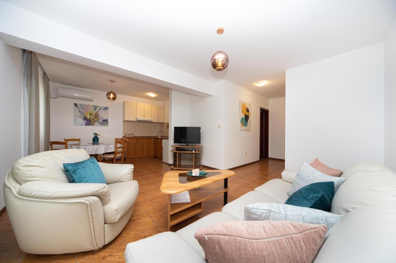 טיווט Apartments Adeona מראה חיצוני תמונה