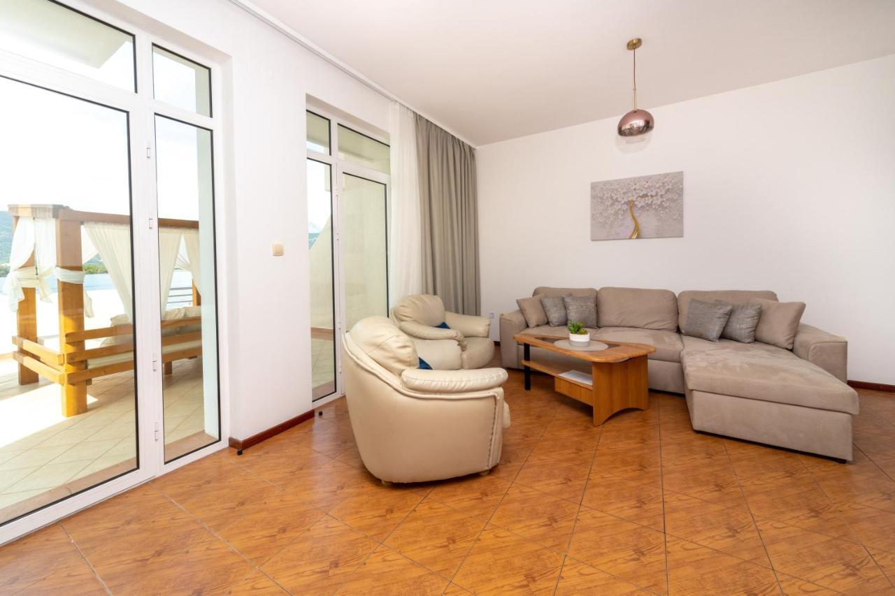 טיווט Apartments Adeona מראה חיצוני תמונה
